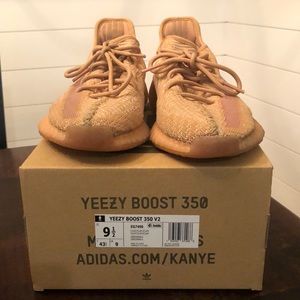 Like new Yeezy Boost 350, excellent condition